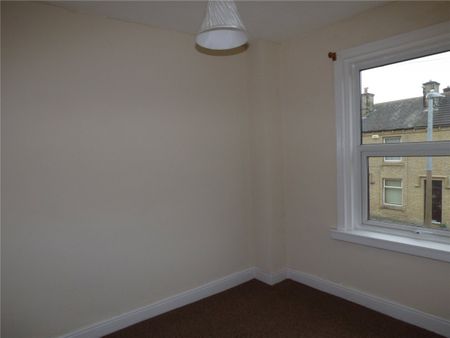 St Peg Lane, Cleckheaton, BD19 - Photo 3