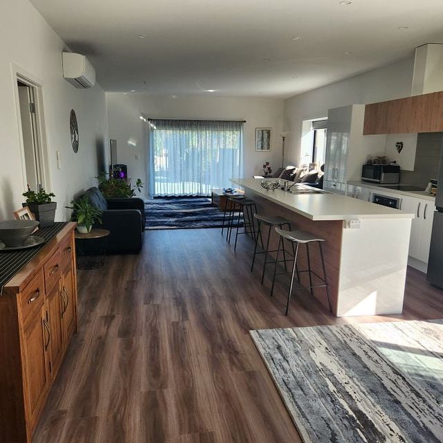 Modern 2 bedroom flat/apartment, central Mapua - Photo 1