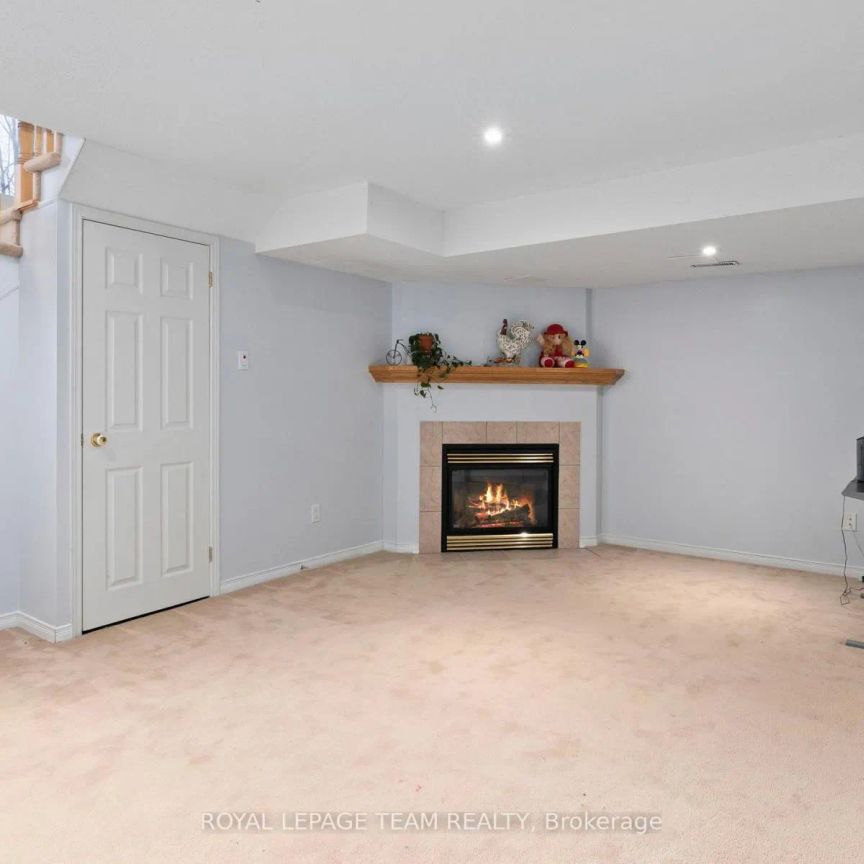 185 DEERCROFT AVENUE - Photo 1