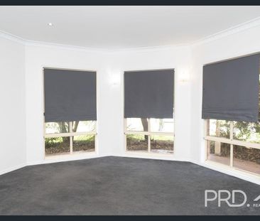 4BR, LARGE LIVING + SHEDDING - Photo 2