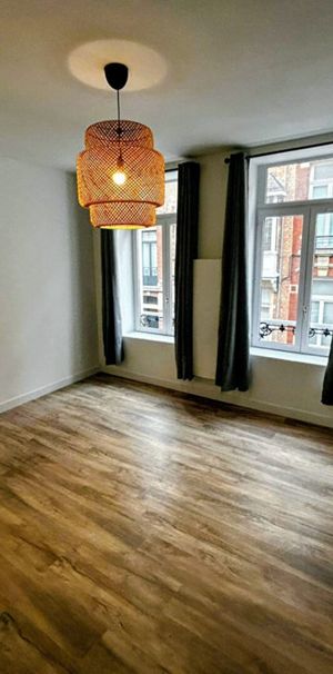 À LOUER – Studio rénové de 23 m², Rue Meurein, Lille réf 1506 - Photo 1