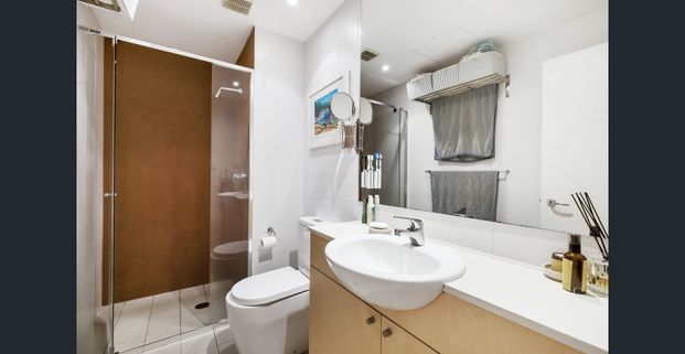 North East Aspect Apartment With Park Views - Photo 1