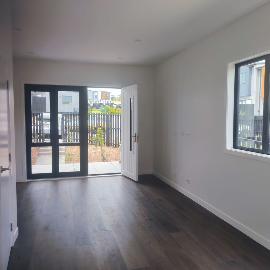 Near new 2 bedrooms home - Photo 1