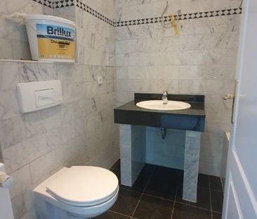 zentrumsnahe 3- Raumwohnung mit Balkon und Fahrstuhl in der Südstadt ! - Photo 1