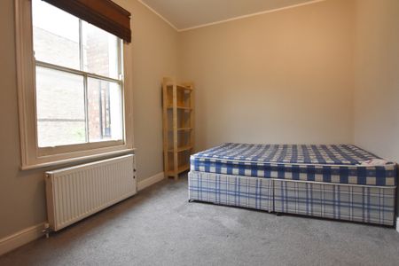 2 Bedroom Apartment - Photo 2