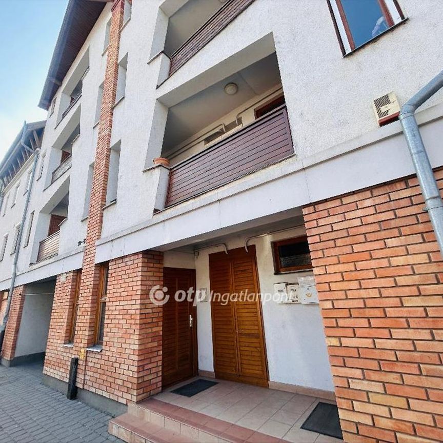 Kiadó újszerű állapotú lakás - Kecskemét - Photo 1