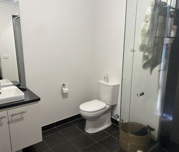 COMFORTABLE FAMILY HOME - Photo 6