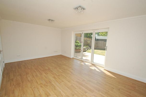 4 bedroom detached house to rent - Photo 1