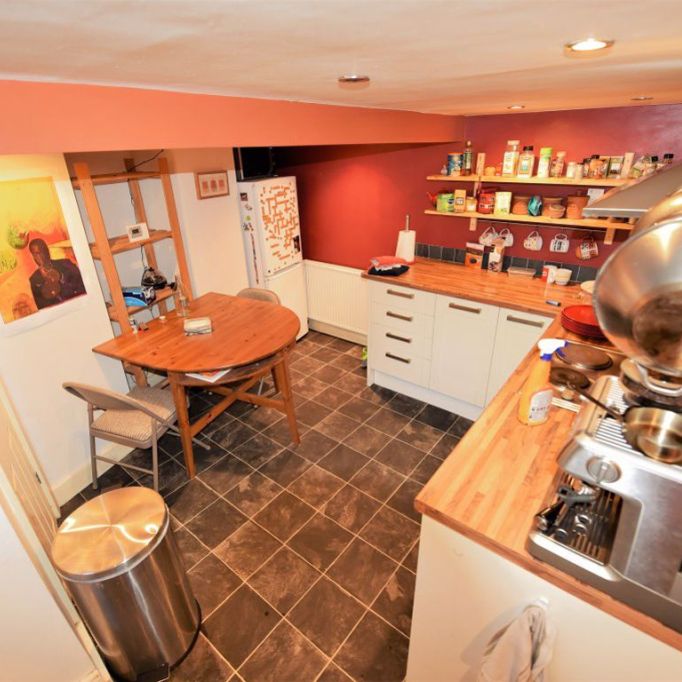 2 bedroom House in Thornville View, Leeds - Photo 1