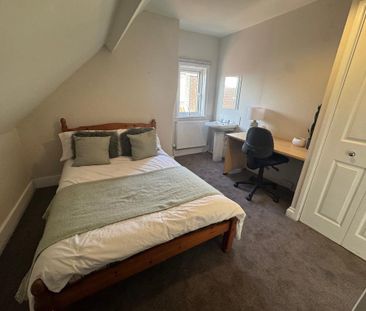 5 bedroom flat to rent - Photo 6