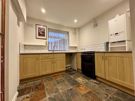 1 bedroom detached house to rent - Photo 3