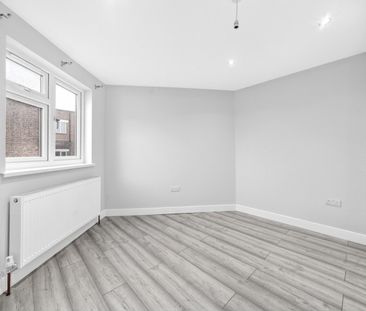 York Place, Ilford IG1 - Photo 5