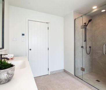 Luxury Living in the Heart of Devonport! - Photo 1