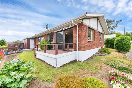 Unit 1, 7 Gerald Stokes Avenue, Helensville, - Photo 4