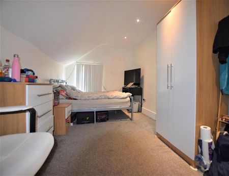4 Bedroom Terraced Available Arranging tenancy - Photo 4