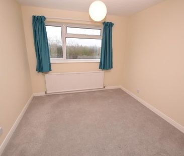 5 bedroom semi-detached house to rent - Photo 3