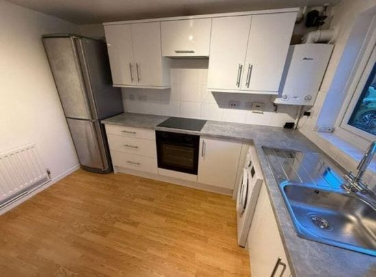 Lay Gardens, Leamington Spa, CV31 - Photo 1