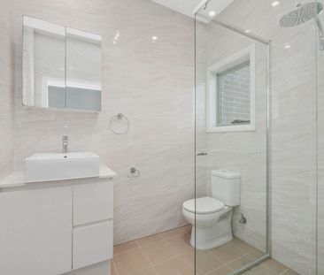 Contemporary living at it's Best! - Photo 4