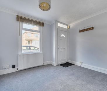 2 bedroom terraced house to rent - Photo 3