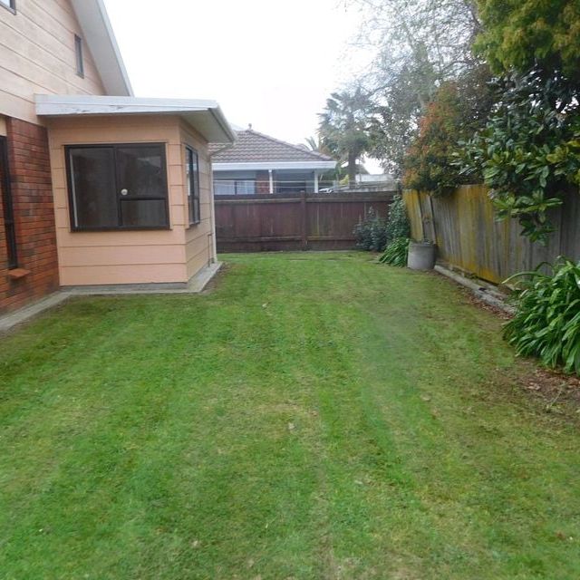 Handy & Quiet location - Photo 1