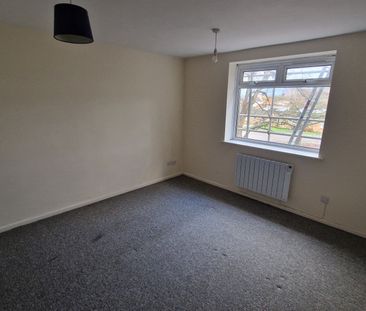 3 bed flat to rent in Belvedere Court, North Street - Photo 4