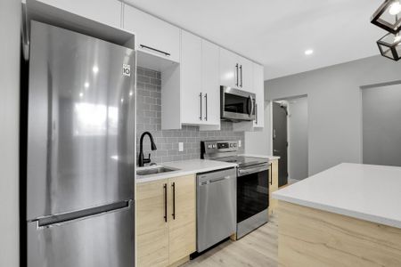 For Lease - 695 Morgan Street Unit# Unit 2, Vanier and Kingsview Park, Ontario - Photo 4