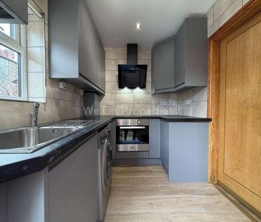 Ealing Avenue, Fallowfield, M14 - Photo 2