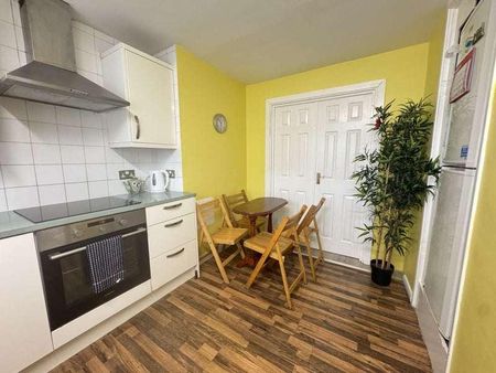 4 bedroom house of multiple occupation to rent - Photo 5