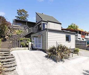 Three bedroom home in Dinsdale - Photo 4