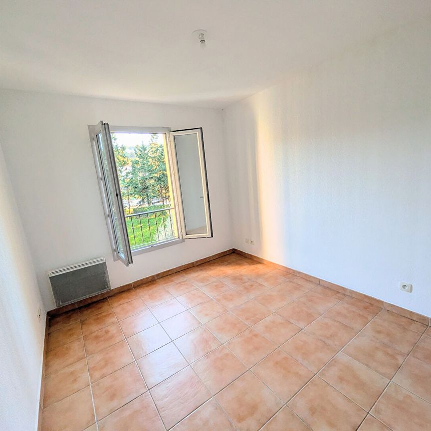 AIX EN PROVENCE APPARTEMENT T3 TERRASSE ET GARAGE, - Photo 1