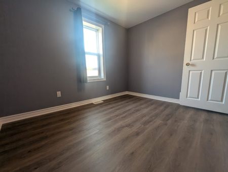 For Lease - 26 Allen Avenue, Kirkland Lake, Ontario - Photo 2