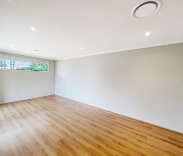 Contemporary and Modern - Photo 3