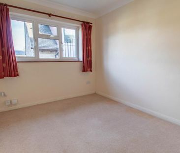 3 bedroom link detached house to rent - Photo 3