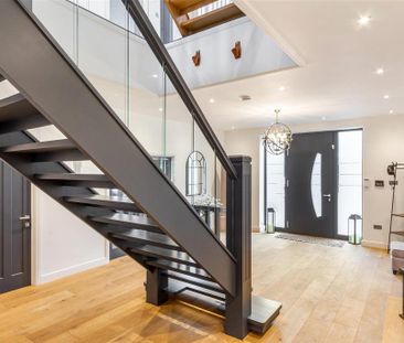 8 bedroom detached house to rent - Photo 1