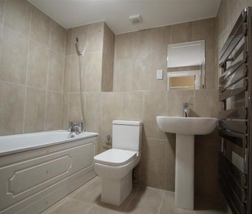 3 bedroom apartment to rent - Photo 5