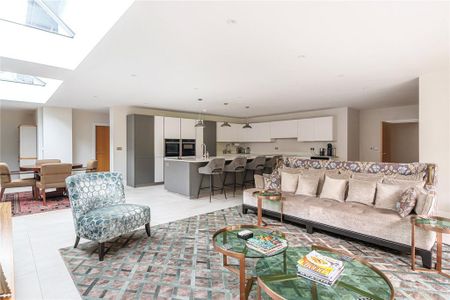 6 bedroom detached house to rent - Photo 3