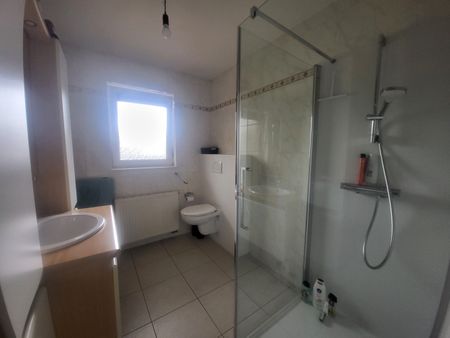 Energiezuinig appartement met 2 slk- en 2 terrassen te Maasmechelen! - Photo 4