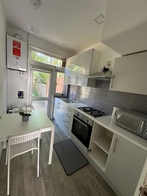 Room in a Shared House, Brantwood Road, N17 - Photo 1