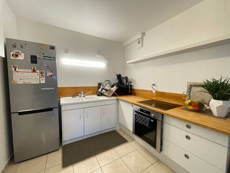 Location Appartement 3 pièces 83m² - Photo 4