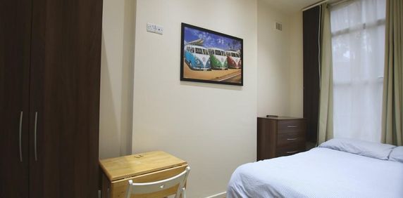 Studio to rent - Photo 2