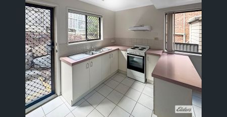 Low Maintenance Townhouse in Shailer Park - Photo 4