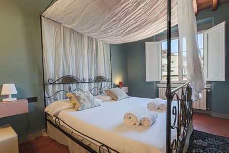 Window on the Cathedral - Photo 4