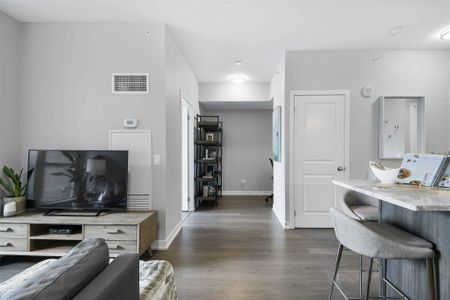 For Lease - 8 Fieldway Road Unit# 515, Toronto, Ontario - Photo 3