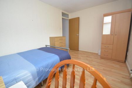 2 bedroom semi-detached house to rent - Photo 3