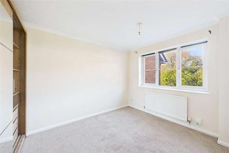 Winterbourne Walk, Frimley, Camberley, Surrey, GU16 - Photo 3