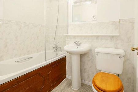 Pipers Mead, Birdham, Chichester, PO20 - Photo 5