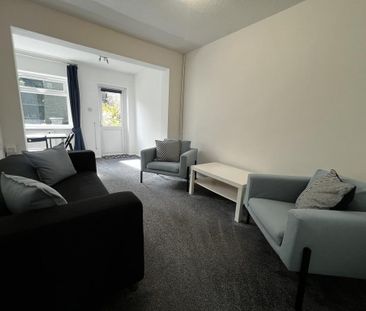 4 bedroom terraced house to rent - Photo 1