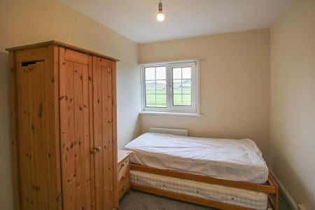 2 bedroom cottage to rent - Photo 2