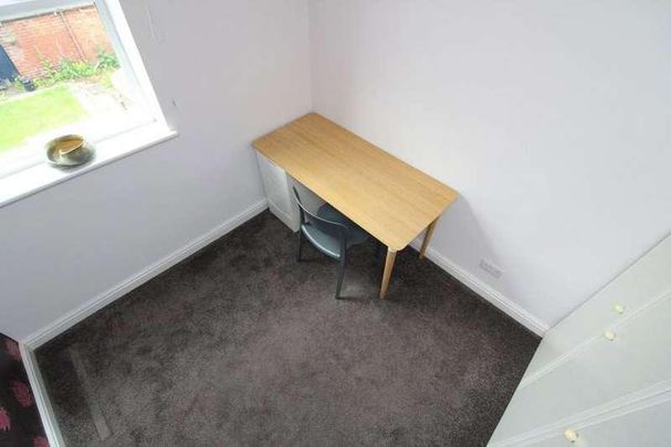 Penley Street - Room Available, S11 - Photo 1