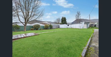 3 Bedroom home with generous backyard - Photo 2